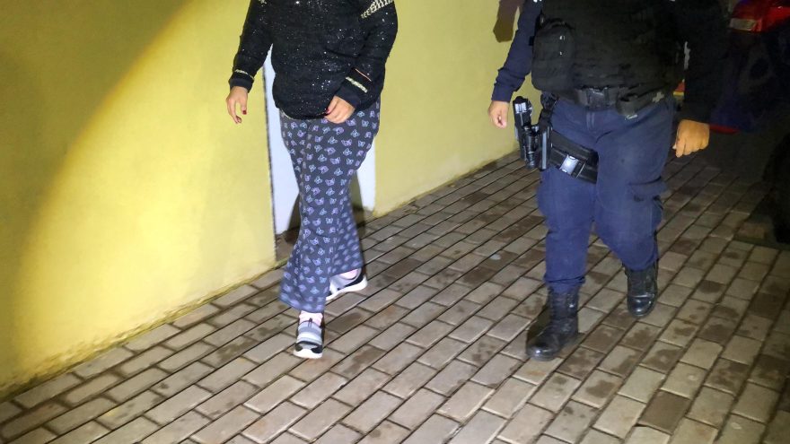 Mulher é presa após agredir a irmã no Alto Alegre