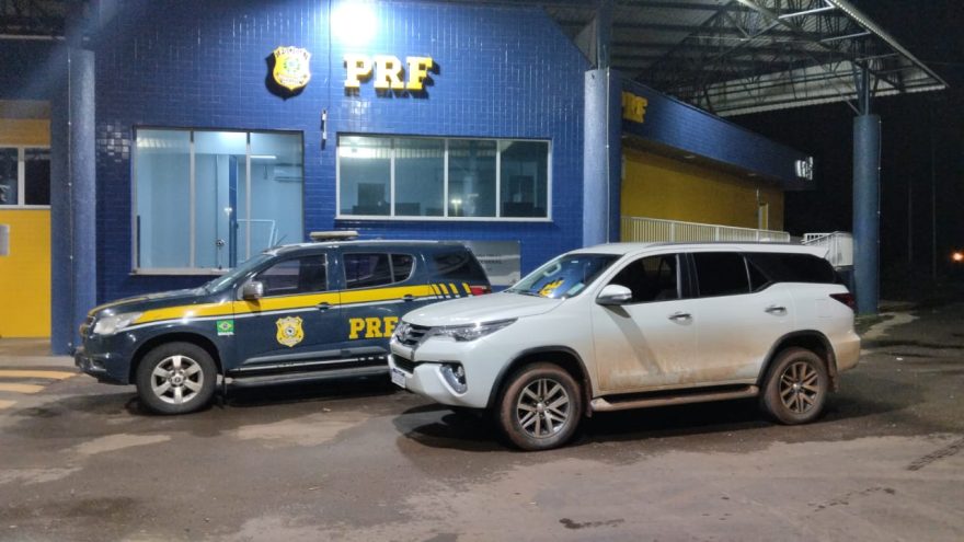 Carro furtado em Cascavel é recuperado pela PRF