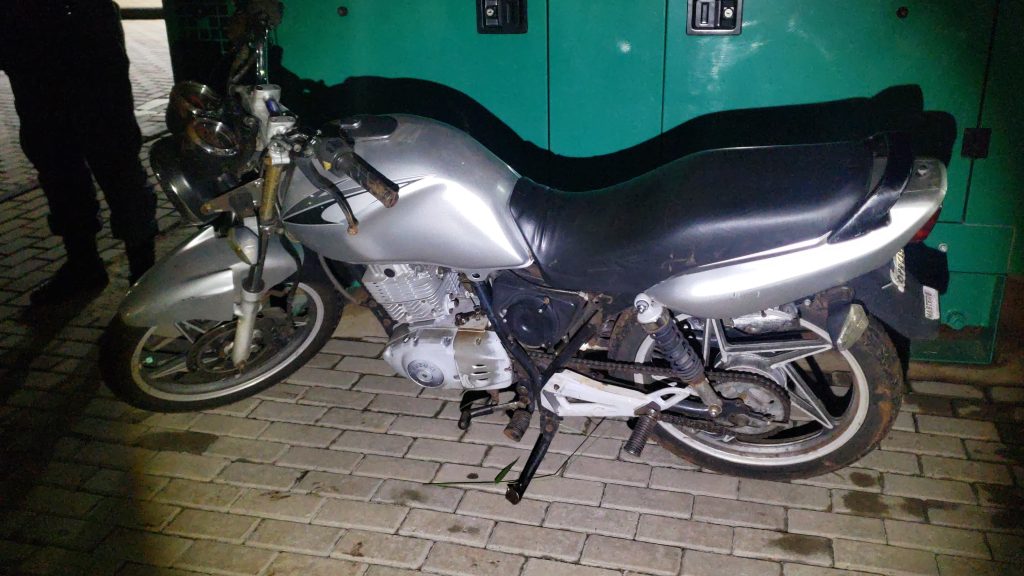 Moto Suzuki furtada é localizada pela GM no Conjunto Riviera