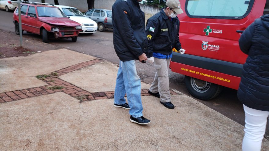 Colisão entre Uno e Corsa deixa homem ferido no Bairro Morumbi