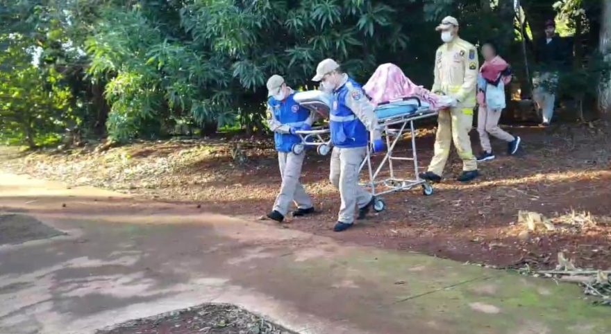 Idoso é socorrido pelos Bombeiros após sofrer queda no Country