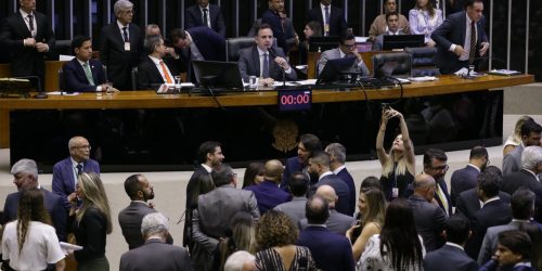 Imagem referente a Congresso mantém veto de Bolsonaro à Lei em Defesa da Democracia