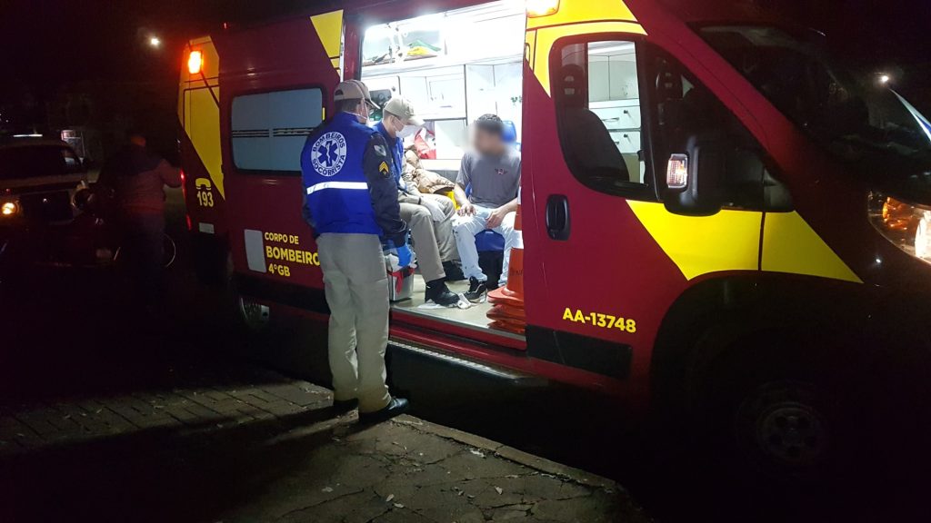 Acidente entre Kombi e motocicleta deixa homem ferido no Alto Alegre