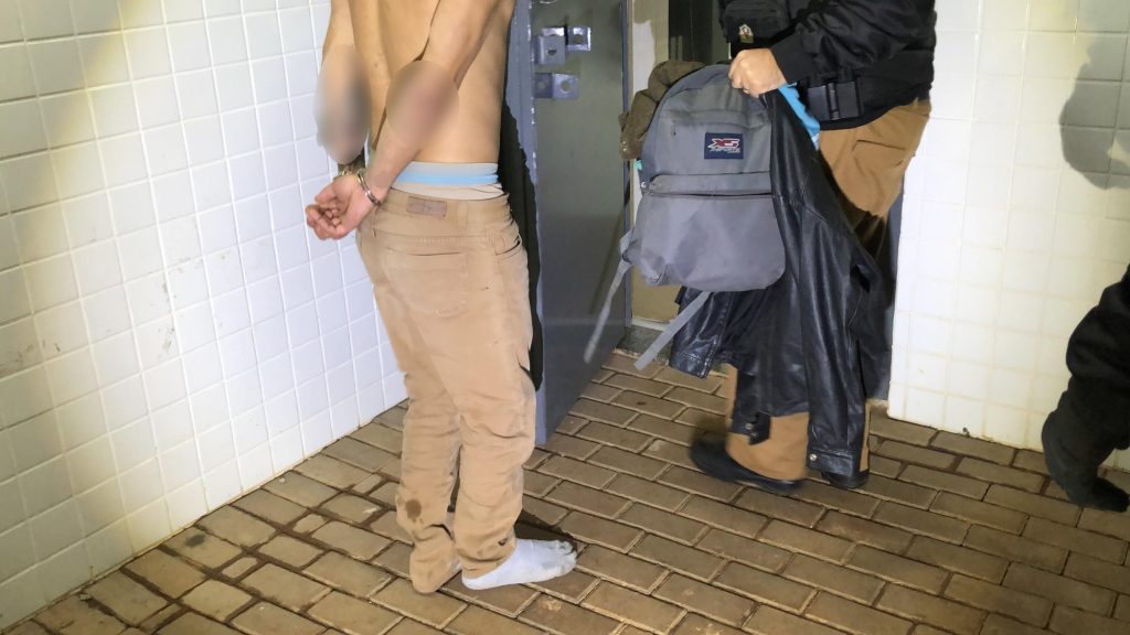 Jovem é detido pela Polícia Militar após agredir os pais em Céu Azul