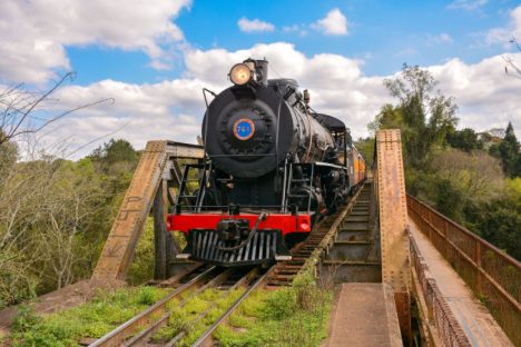 Imagem referente a Trem dos Tropeiros: locomotiva a vapor percorre trajeto repleto de história a partir da Lapa