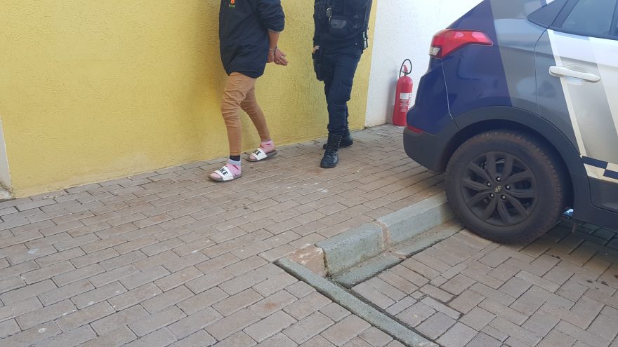 Usando roupas furtadas, mulher é presa pela Guarda Municipal