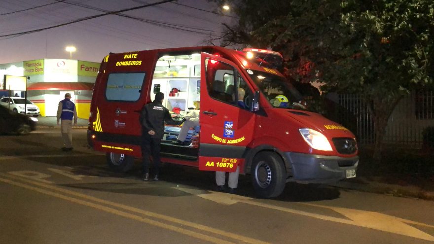 Piloto de moto fica ferido após se envolver em colisão no Bairro Cataratas