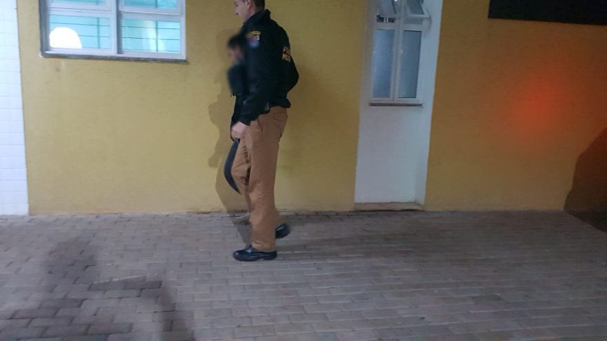 Homem é preso por furtar 10 pneus de vizinho no Universitário