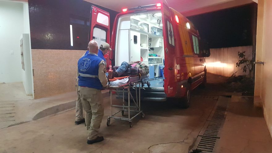 Homem fratura o quadril em queda no Periolo