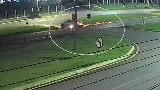Nasceu de novo! Câmera registra acidente violento no Trevo da Portal Nasceu de novo! Câmera registra acidente violento no Trevo da Portal