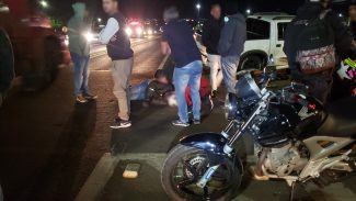 Motociclista fica ferido após colisão violenta com S10 no Trevo da Portal