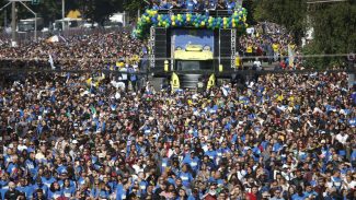 Marcha para Jesus reúne milhares de pessoas na capital paulista