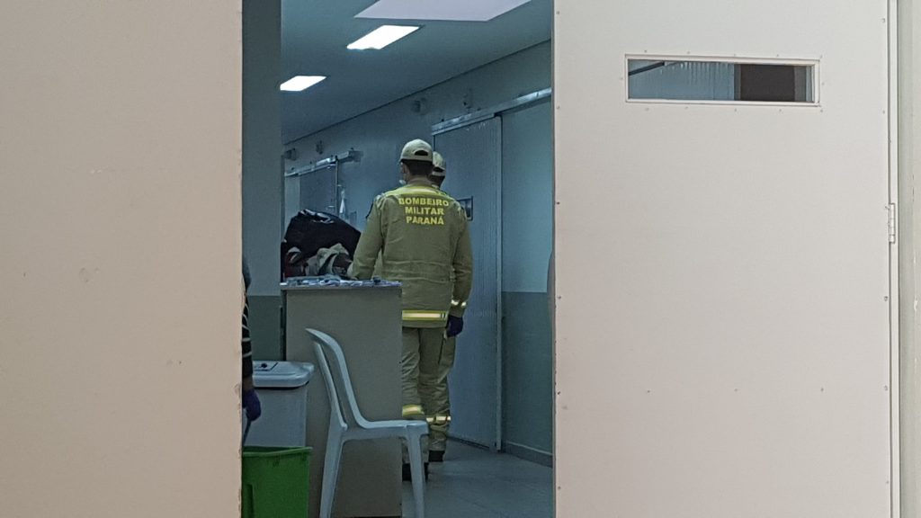 Homem fica ferido após cair em buraco em obra às margens da BR-277