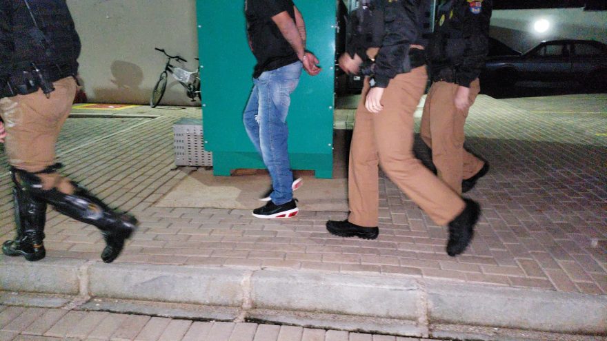 Homem é preso por crime de trânsito após fugir de abordagem da Gotran