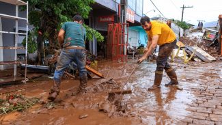 Trens urbanos reiniciam operação em Porto Alegre