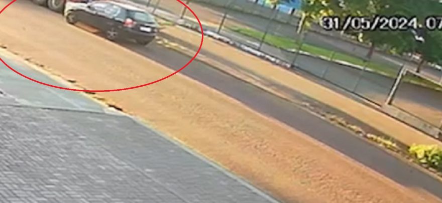Câmera flagra carro batendo na traseira de carreta em frente à Unioeste