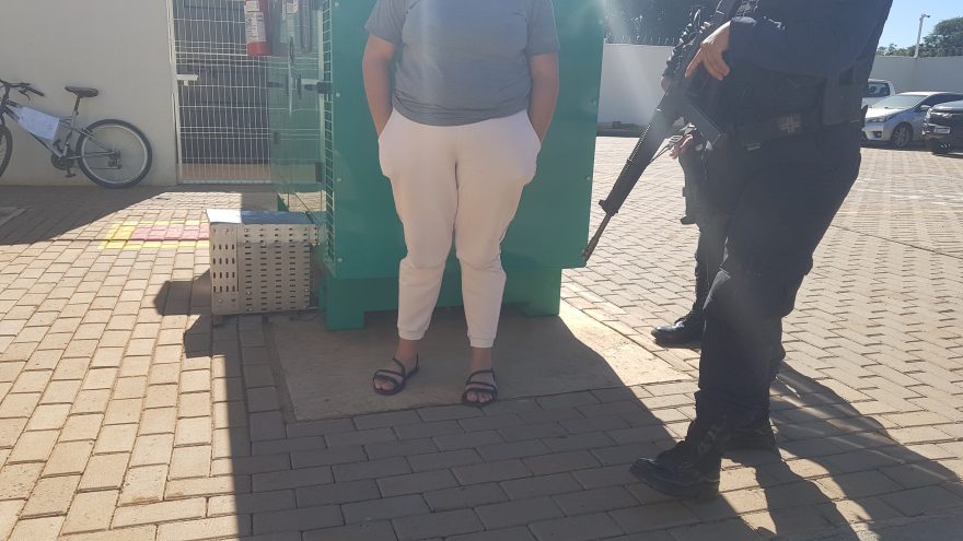 Mulher é detida pela GM após violar ordem judicial e se aproximar do sobrinho de 11 anos