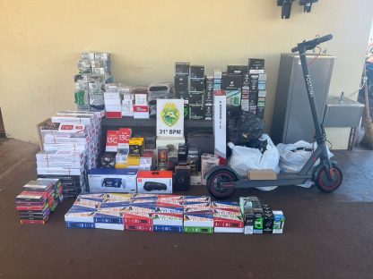 Operação na PR-486 apreende carga contrabandeada avaliada em R$ 250 mil Imagem referente a Operação na PR-486 apreende carga contrabandeada avaliada em R$ 250 mil