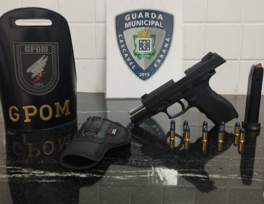 Em abordagem de rotina, GPOM da Guarda Municipal detém homem com arma de fogo na Avenida Brasil