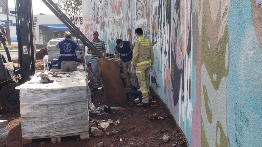 Trabalhador sofre fratura em acidente na Praça Rui Barbosa