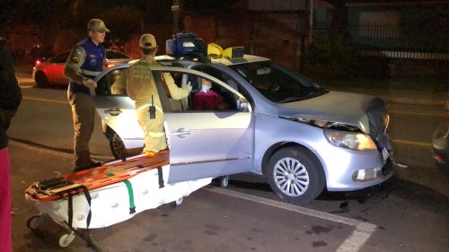 Acidente entre três carros deixa vítima ferida na Avenida das Pombas Imagem referente a Acidente entre três carros deixa vítima ferida na Avenida das Pombas