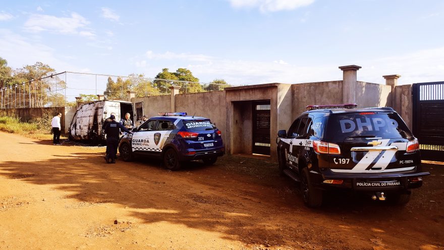 DH e GM realizam vistoria em local onde Van foi incendiada no Lago Azul