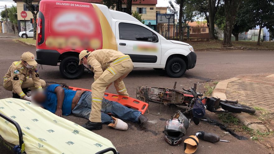 Forte colisão de trânsito no Parque São Paulo deixa motociclista ferido