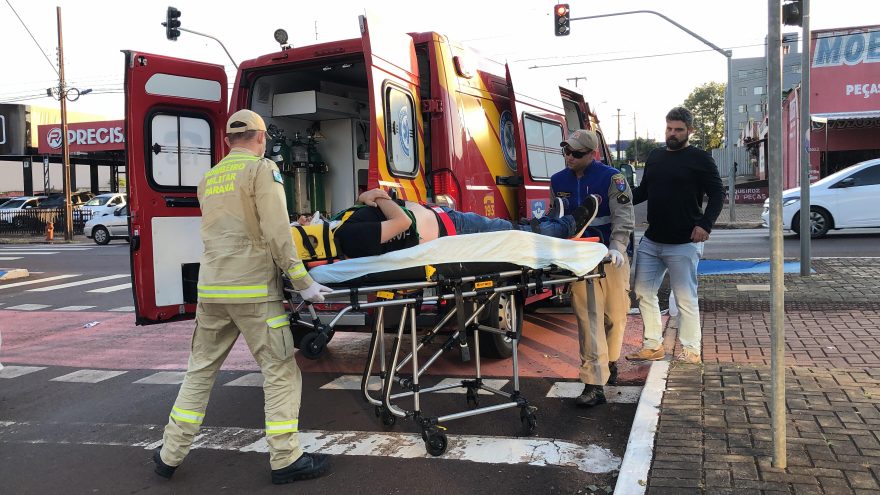 De patinete, homem sofre queda na ciclovia da Avenida Brasil e fica ferido