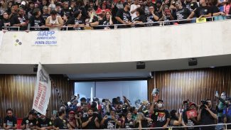 Assembleia Legislativa do PR aprova terceirização da gestão de escolas