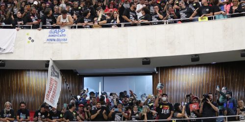 Imagem referente a Assembleia Legislativa do PR aprova terceirização da gestão de escolas