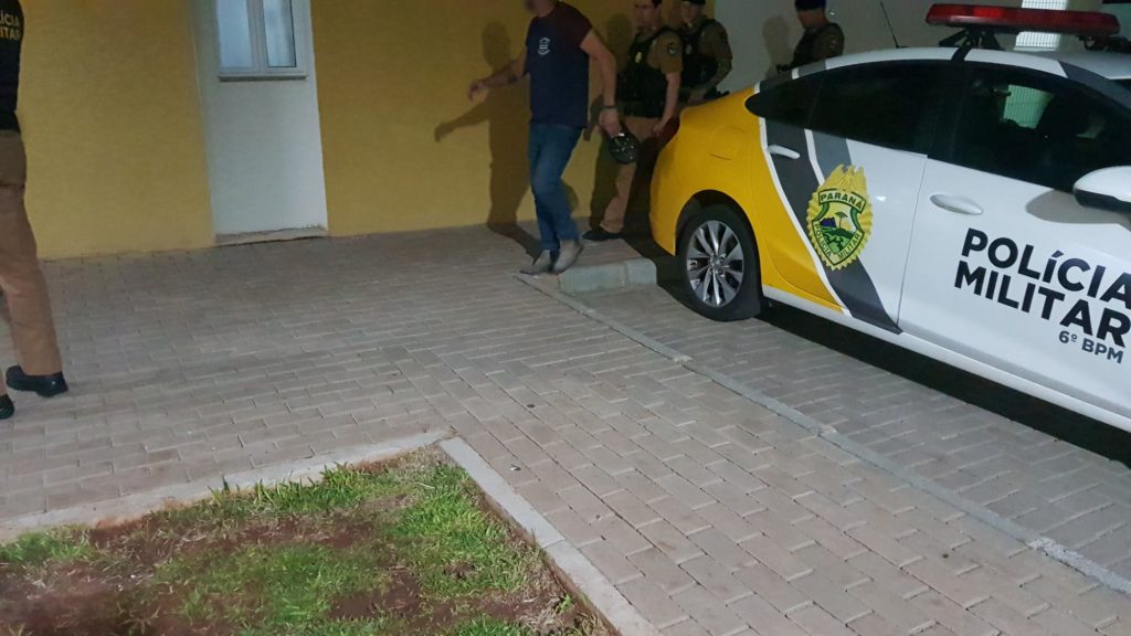 Homem é preso pela PM após ser denunciado por violência doméstica