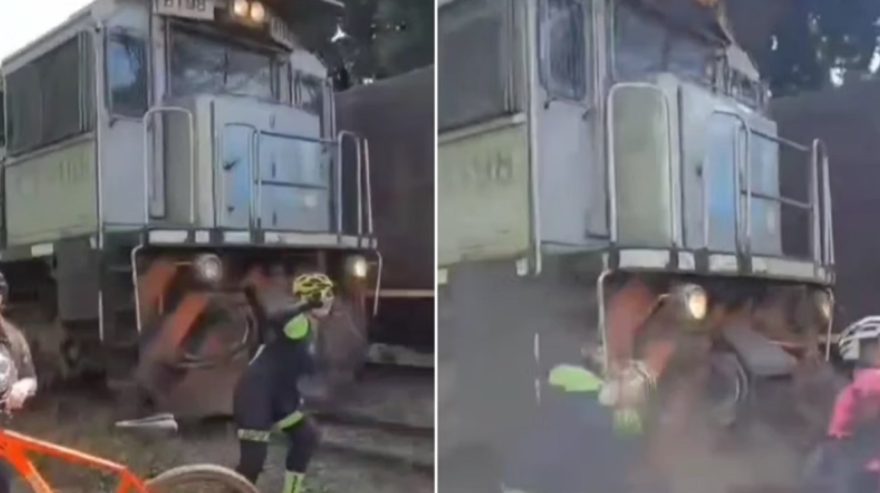 Vivendo perigosamente: ciclista é atingida na cabeça por trem ao tentar tirar foto