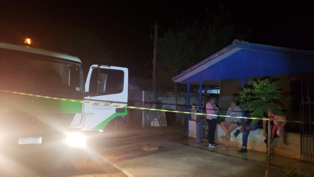 Residência é consumida pelas chamas em Santa Tereza do Oeste