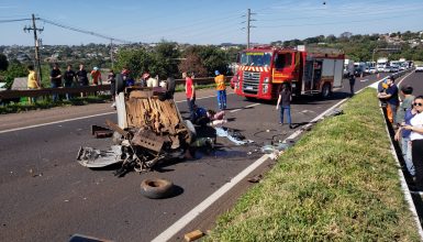 Imagem referente a Mulher fica ferida em grave capotamento na PRc-467 em Cascavel