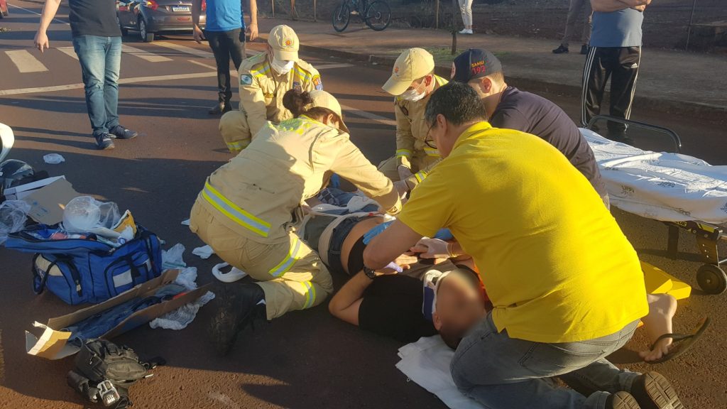 Motociclista sofre fratura após colidir contra Polo no Santa Cruz