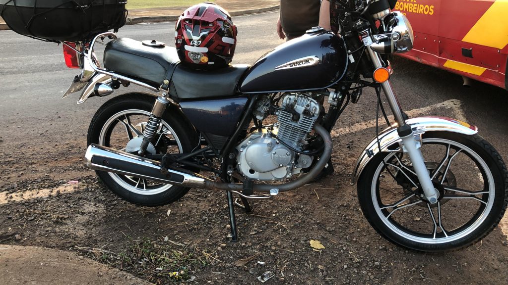 Casal fica ferido após queda de moto no Pacaembu