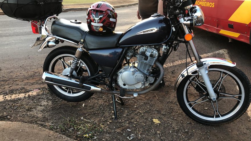 Casal fica ferido após queda de moto no Pacaembu
