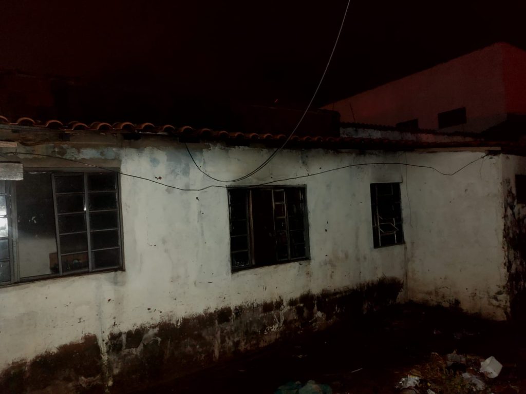 Macabro: Restos de feto morto são encontrados em casa abandonada