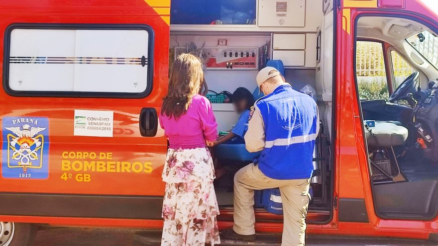 Criança é socorrida pelo Siate na Escola Juscelino Kubitscheck