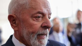 Lula reclama de burocracia e pede “resposta imediata” ao RS