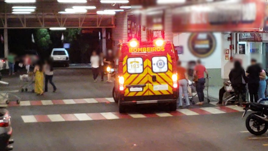 Idosa de 81 anos fica ferida ao sofrer queda em supermercado na região norte