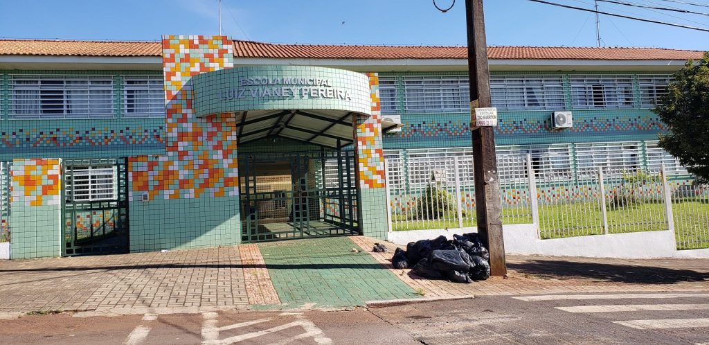 Prefeitura licita R$ 1,2 milhão em artigos de cama, mesa e banho para as escolas municipais