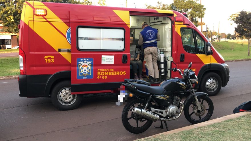 Mulher cai de moto e fica ferida no São Cristóvão