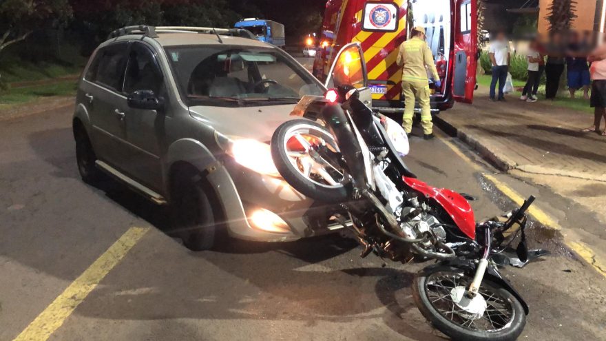 Motociclista fica ferido em acidente no Universitário