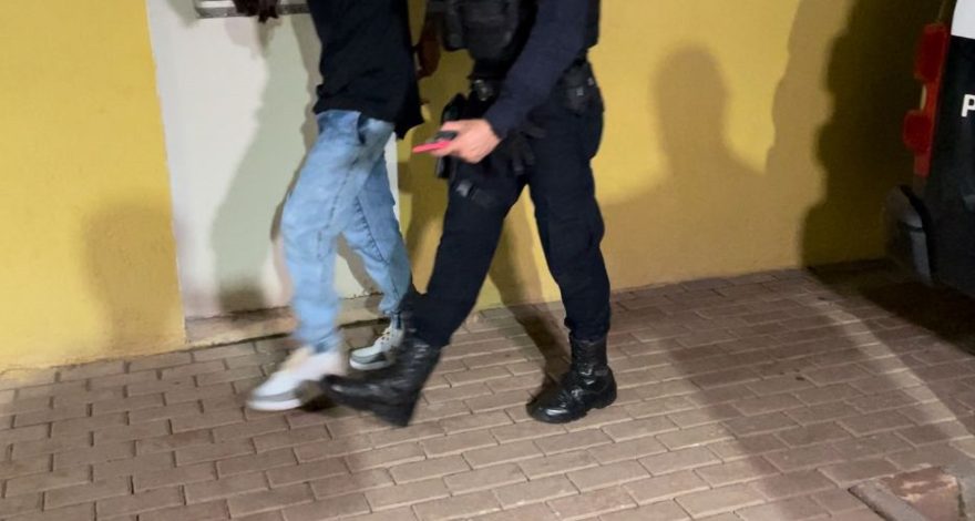 Adolescente venezuelana é apreendida com drogas na Praça Getúlio Vargas