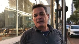 Testemunha relata que motociclista teria furado o sinal vermelho antes de morrer em acidente