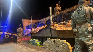 PRF apreende grande quantidade de maconha, cocaína e crack em ação na BR-277