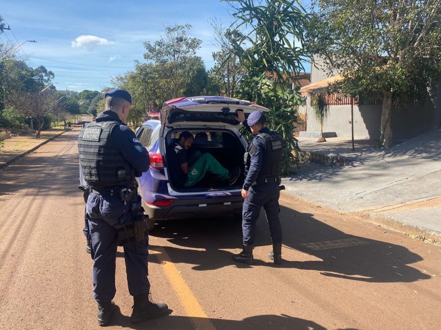 Abordagem de rotina da GM revela fugitivo da Justiça no Bairro Cascavel Velho