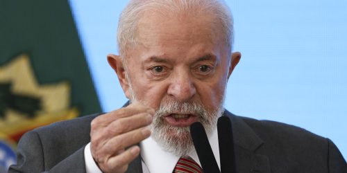 Imagem referente a Lula conversa com Putin e defende negociação de paz com a Ucrânia