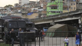 Policial morre e outro fica ferido em confronto no Complexo da Maré